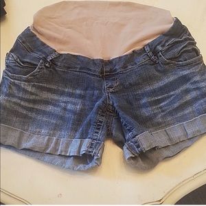 Maternity shorts